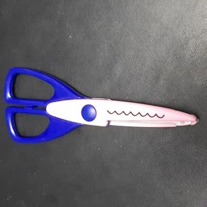 Scalloped Craft Scrapbook Scissors